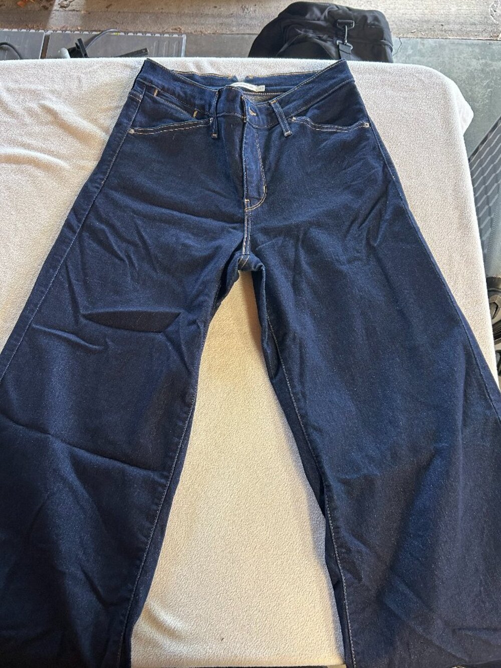 Levi's Shaping stretch wide leg dark demin